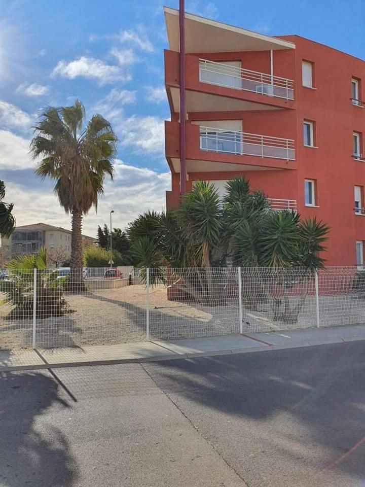 Logement Entier, Calme, Hyper Equipe Saint-Laurent-de-la-Salanque Ngoại thất bức ảnh