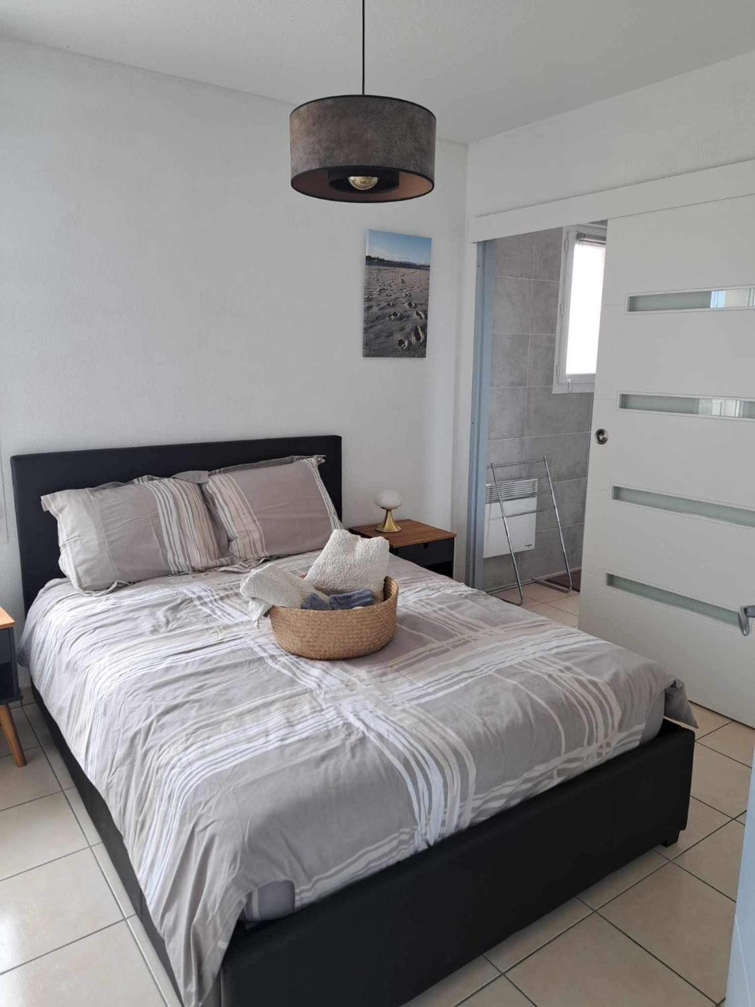 Logement Entier, Calme, Hyper Equipe Saint-Laurent-de-la-Salanque Ngoại thất bức ảnh